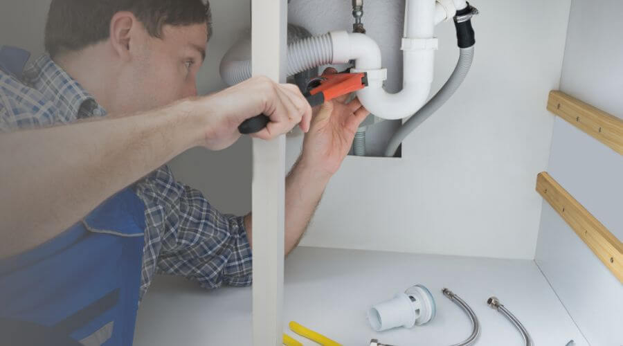 Expert burst pipe repair services in Doe Run, MO